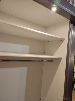 Šatní skříň Hülsta Metis Plus se zrcadlem a osvětlením - 6