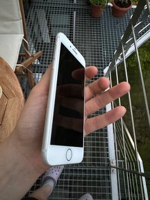 IPHONE 8 64gb ve výborném stavu s kabelem, krytem a krabičko - 6