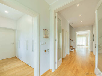 Exkluzivní vila 5+1, 348 m², bazén, sauna, pozemek 996 m², S - 6