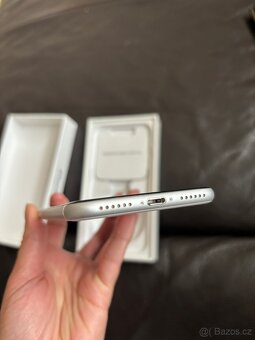 iPhone SE 64GB 2020 - 6