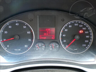Volkswagen Golf 1,4 i TREND-HNED ODJÍŽDÍTE - 6