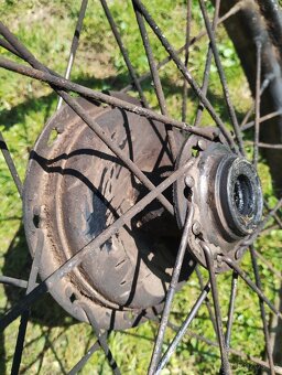 Prodám kola na motocykl ČZ 150C v hezkém stavu - 6