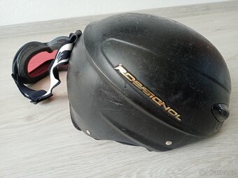 Lyžařská helma s brýlemi - 6
