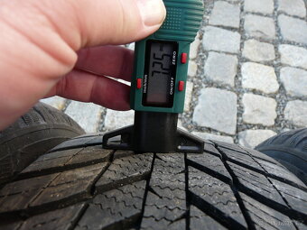 ZIMNÍ PNEU + DISKY 195/50R15 KLEBER MERCEDES15" - 6