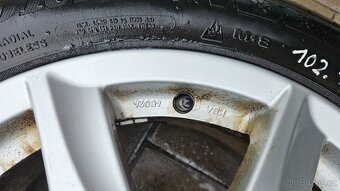 102. sada zimní kola 205/55 r16 5x108 Ford - 6