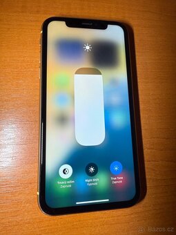 Apple iPhone XR 128GB - 6