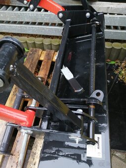 Čelní nakladač BONATTI MP2 na malotraktor - 6