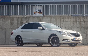 Mercedes-Benz E trieda Sedan - 6
