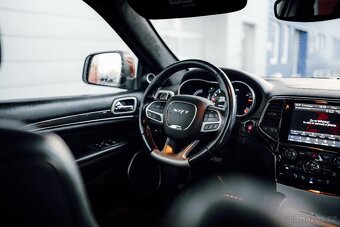 JEEP GRAND CHEROKEE SRT 6.4 HEMI V8 - 6