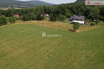 Ideální místo pro Váš dům a zahradu - pozemek 4227 m² v Čerm - 6