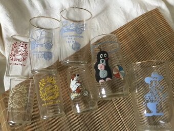 sklenice s obrazky 1973, sport, fotbal, histor. auta - 6