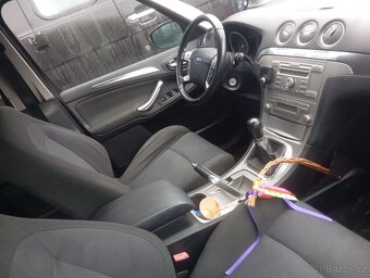 Ford S-max 2.0i - 6