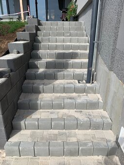 VÝSTAVBA OPLOCENÍ, DLAŽBY - 6