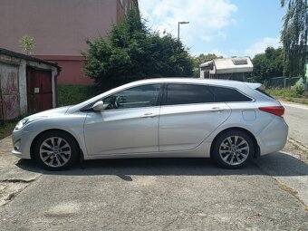 PRODÁM HYUNDAI i40 KOMBI 1,7CRDI 100 kW r.v. 2015. - 6