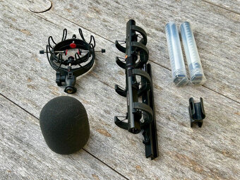 Klasický pár sluchátek Sennheiser MKH 30 FIG 8 s úchyty a př - 6