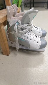 Prodám kvalitní chlapecké brusle, hokejové - 6