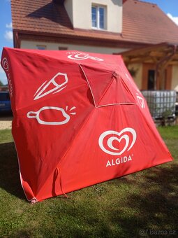 Velký kvalitní gastro slunečník 3x3m posled í 2 ks - 6