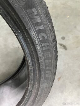 Celoroční pneu 235/40/19 - 6