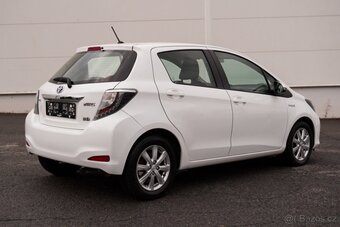 Toyota Yaris 1.5 Hybrid LOUNGE - 6