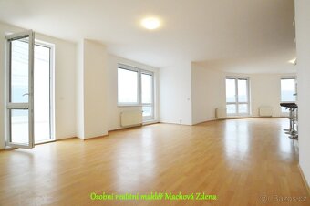 Pronájem velkého bytu s terasou, 2x park,stání, 2x sklep - 6