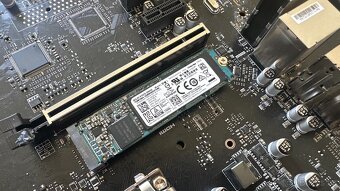 LGA1700: Intel i5-12400F / MSI B660 / 32GB RAM / 256GB NVMe - 6