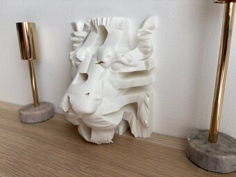 Socha lví hlavy svítící ve tmě – „You Are Lion“ - 6