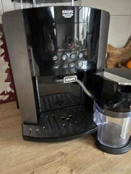 Kávovar Krups EA 819E Arabica Latte Quattro Force - TOP - 6