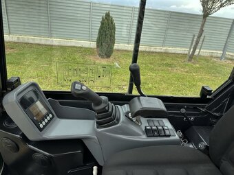 Minibagr YANMAR SV16 - 6