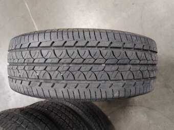 Prodám pneu 235/65 R 16C - 6