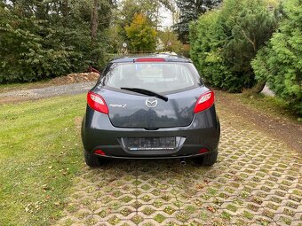 MAZDA 2 1.4i - 6