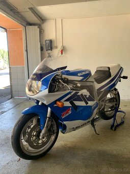 Suzuki GSX-R 750 - 6