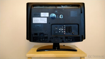 Televize LG 19LD320, menší TV do karavanu, na chatu apod. - 6