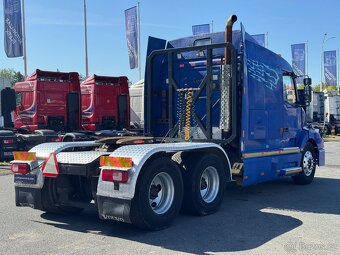 Volvo VNL 6x4 Traktor - 6