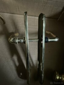 mosazné kliky se štítama - 6