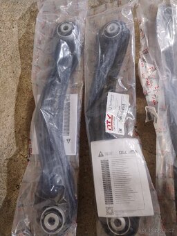 zadní ramena Jeep WK2 - 6