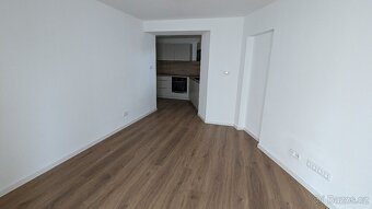 Ateliér v přízemí s předzahrádkou 2KK (54,9 m2), Bystřany - 6