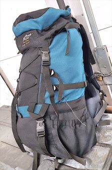 Turisticky batoh PEAK 60 litrů - 6