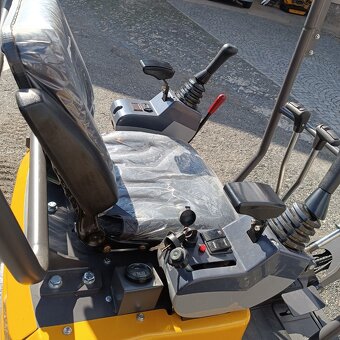 Minibagr Gorila G12SE PRO II, Kubota + příslušenství - 6