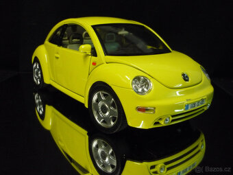 Volkswagen New Beetle VW Bburago 1/18 - 6