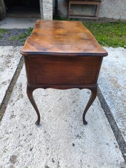 Prostorový psací stůl v ořechové kořenici - 6