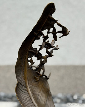 Luxusní bronzová socha Pírko s holuby elegantní dekorace - 6