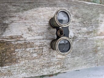 divadelni kukatko dalekohled - 6