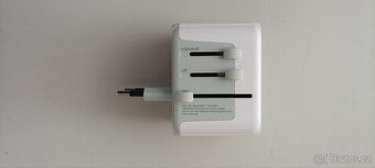 Mezinárodní cestovní adaptér/nabíječka - 6