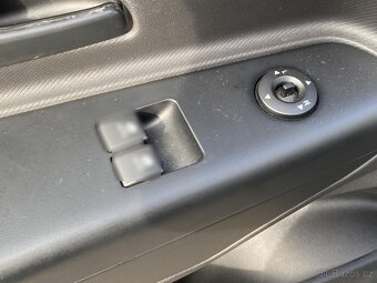 Kia Ceed 1.4 CVVT ,  66 kW benzín, 2010 - 6