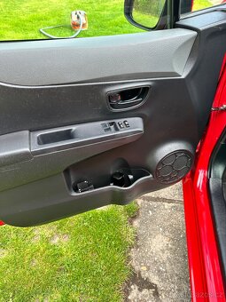 Toyota Yaris 1.3 VVTI 73 - 6