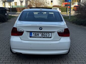 BMW Řada 3 E90 320i 110kW Sedan Navi Aut. klima Šíbr ALU R18 - 6