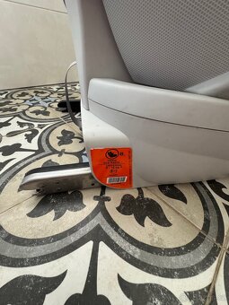 Britax Römer Trifix 9-18kg s Isofixem - 6