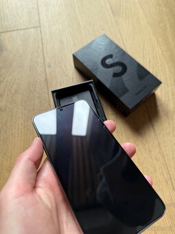 Samsung Galaxy S22 128GB cerný - 6