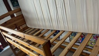 Prodám dřevěnou palandu z masivu borovice - 6