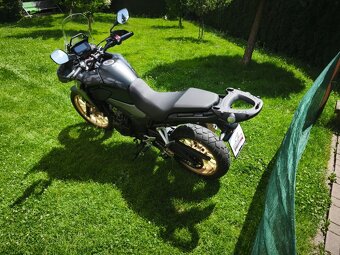 honda CB 500 X (2019) nový model 19", 6500km, kufr - 6